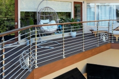 Stainless DIY railing for deck.