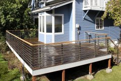 Horizontal deck rod railing