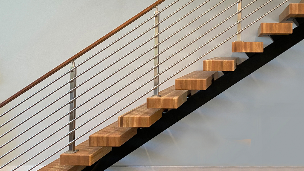 Cascadia is available with the standard railing height for residential applications. The banister railing is attached to the adjustable post top. The railing kit can be installed as inside or for an outdoor railing for stairs.